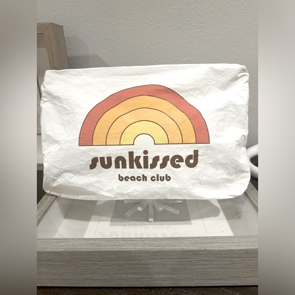 Madewell Sunkissed Beach Club  Reversible Make-up/Travel Bag. NWT - Picture 4 of 5